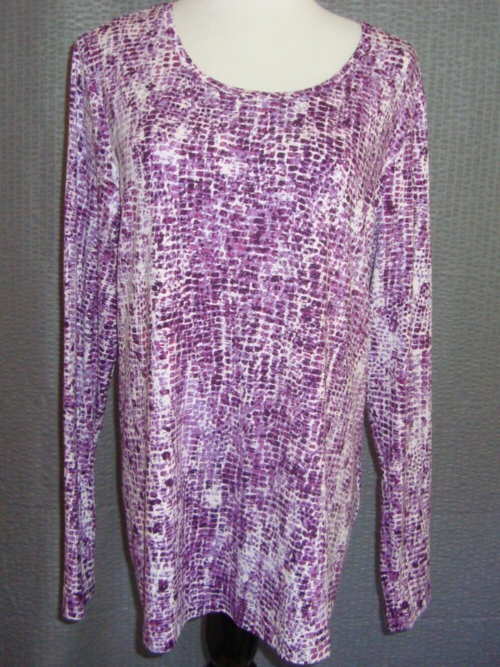 Susan Graver Long Sleeve Top Purple White Round Neck Soft sz L